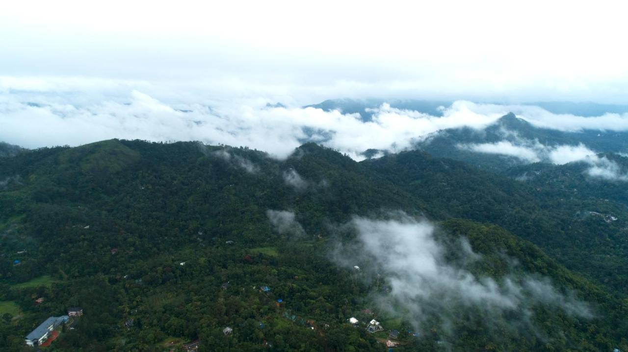 慕那尔大象通道度假村 蒙纳 外观 照片 View from the top of Mount Apo