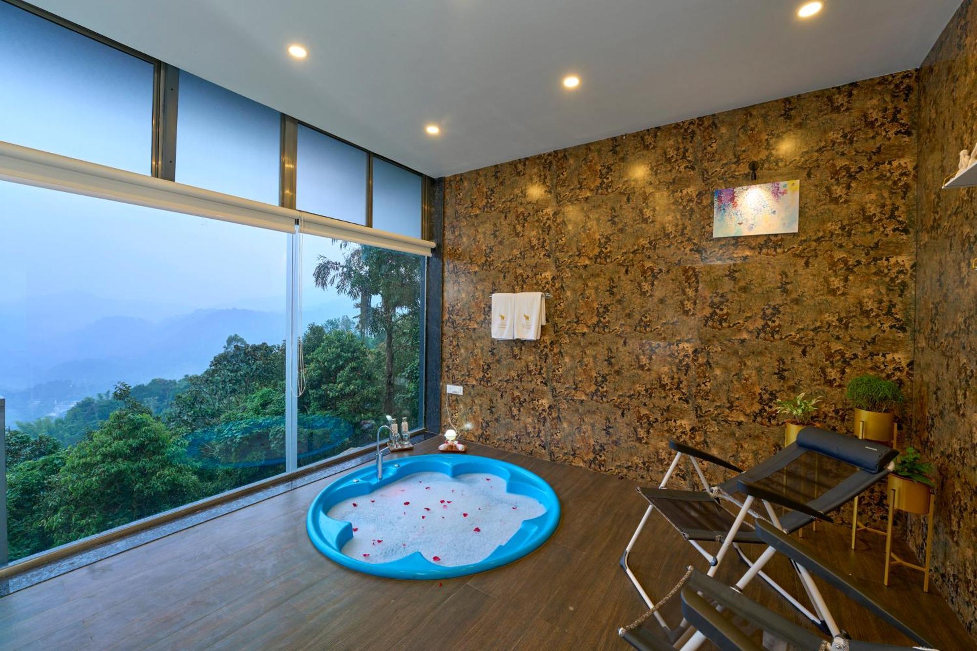 慕那尔大象通道度假村 蒙纳 外观 照片 A room at the resort